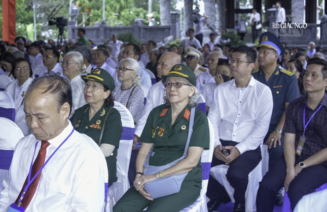 Chủ tịch nước Võ Văn Thưởng dự lễ giỗ các anh hùng liệt sĩ và đồng bào yêu nước hy sinh tại Côn Đảo ảnh 15