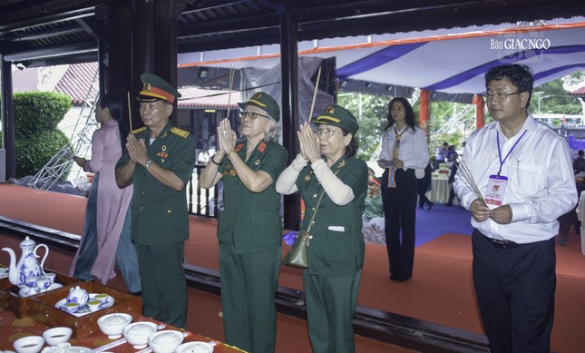 Chủ tịch nước Võ Văn Thưởng dự lễ giỗ các anh hùng liệt sĩ và đồng bào yêu nước hy sinh tại Côn Đảo ảnh 17