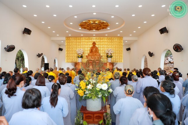 Quang cảnh lễ an vị Phật